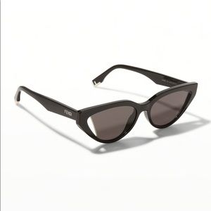 NWT Dramatic Cutout Acetate Cat-Eye Runway Glasses